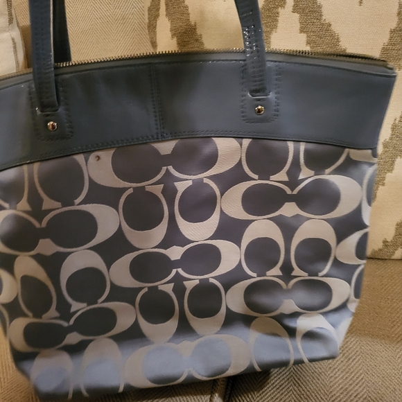 Coach purse - Picture 2 of 3